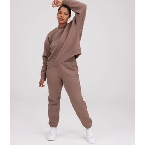 Girlfriend Collective sweatpant + matching crop sweater